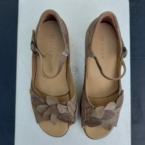 NEW Ziera Flower Dizzy Mary Jane Mauve Leather Suede Comfort Shoe Size EU 40